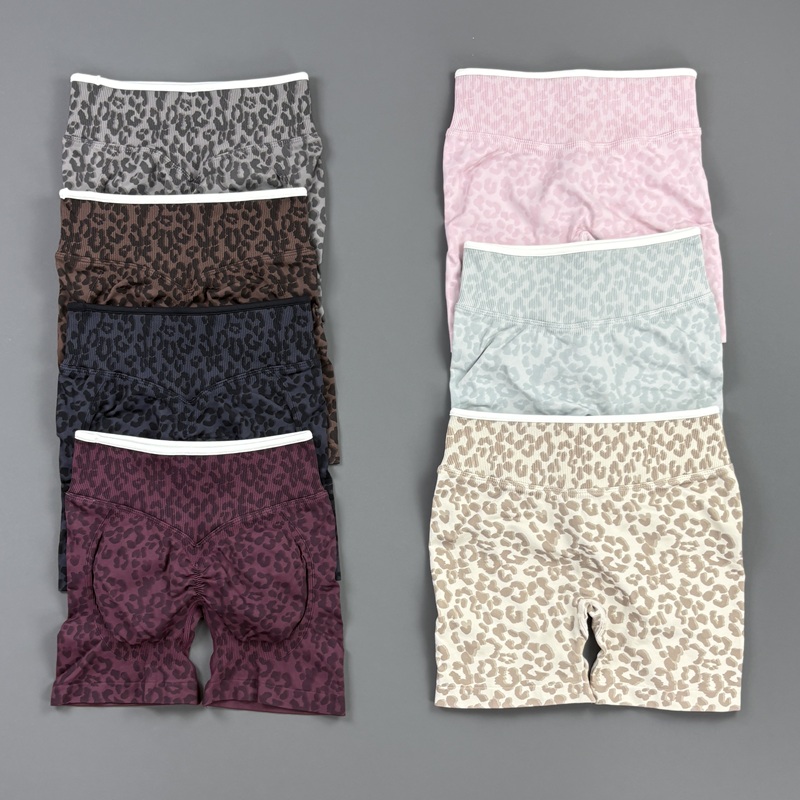 Pilates Yoga And Gym - Celana Pendek Gym HISTELLO Motif Leopard