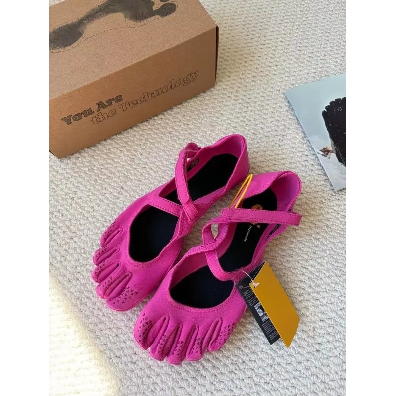 Tersedia: Sepatu Lima Jari unt - Pilates Yoga Gifts ulasan dan harga