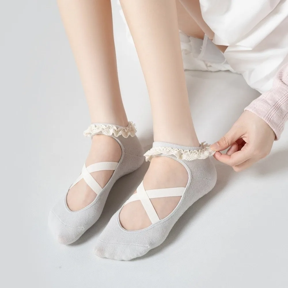 Kaus Kaki Yoga Anti Selip deng - Pilates Yoga Gifts ulasan dan harga